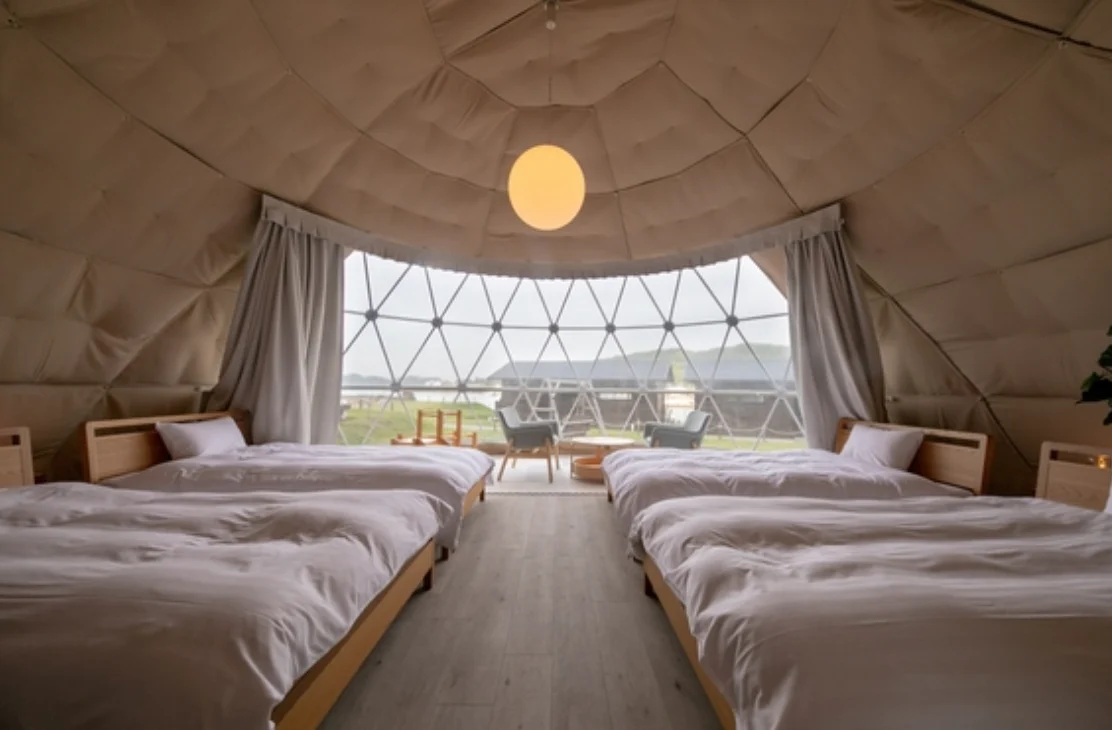 ドーム型テント 内観ベッド