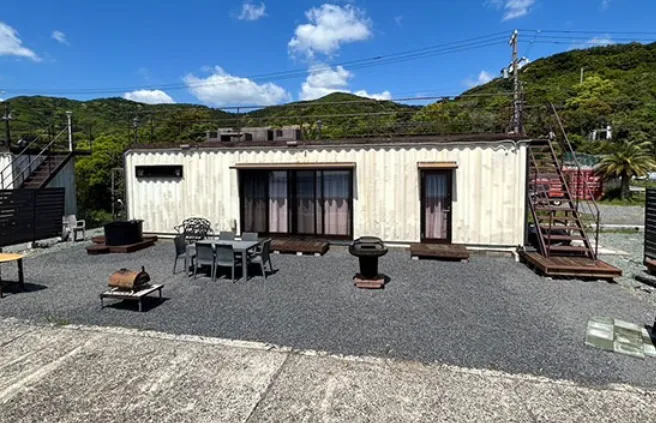 TASO BEACH HOUSE (AURORA)