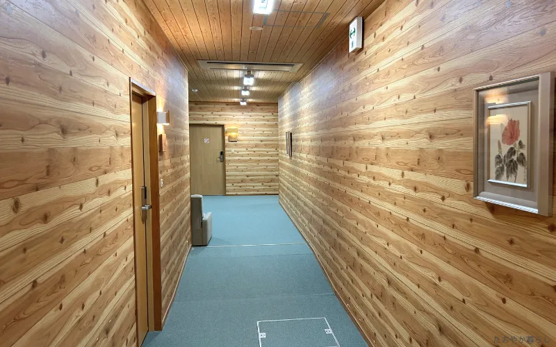 みどりや　廊下